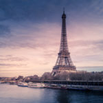 Tour eiffel au bord des quais de Seine